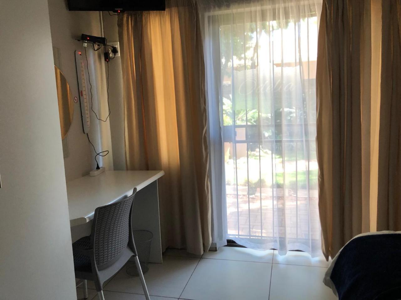 Odelia Guest House Мокопане Екстериор снимка