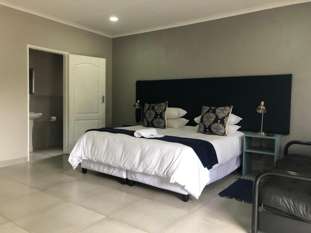 Odelia Guest House Мокопане Екстериор снимка